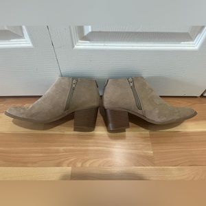 Style and Co Size 8 Booties